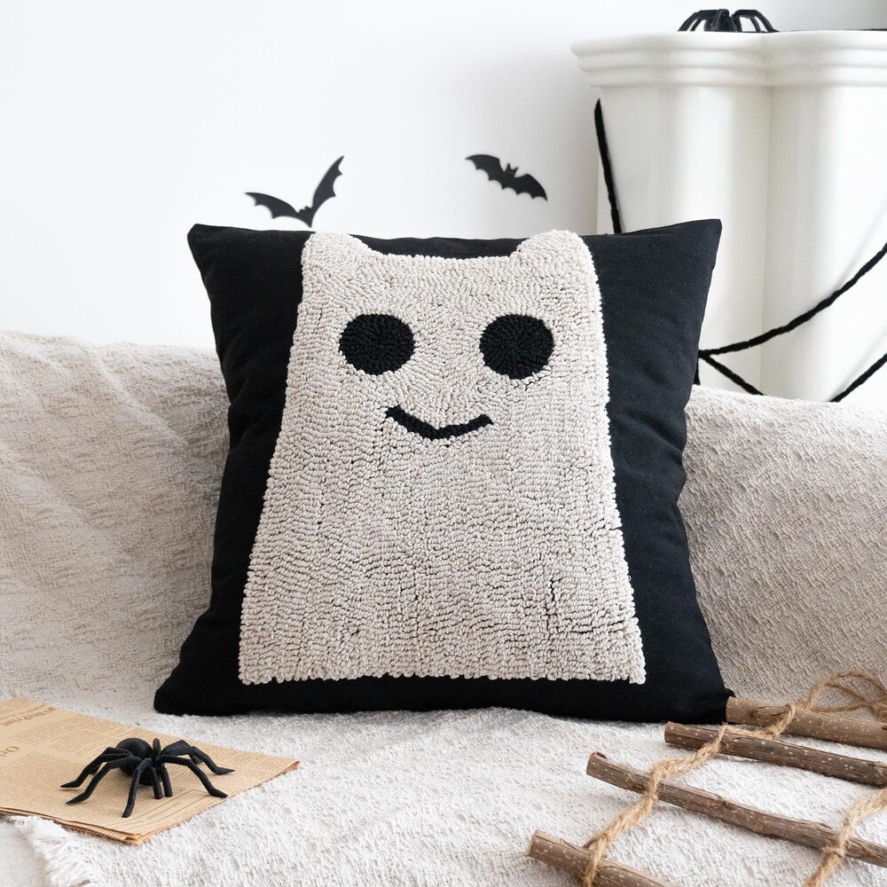 8285 Black White Halloween Cat Ghost Throw Pillow Cover, Spooky 3D Chunky